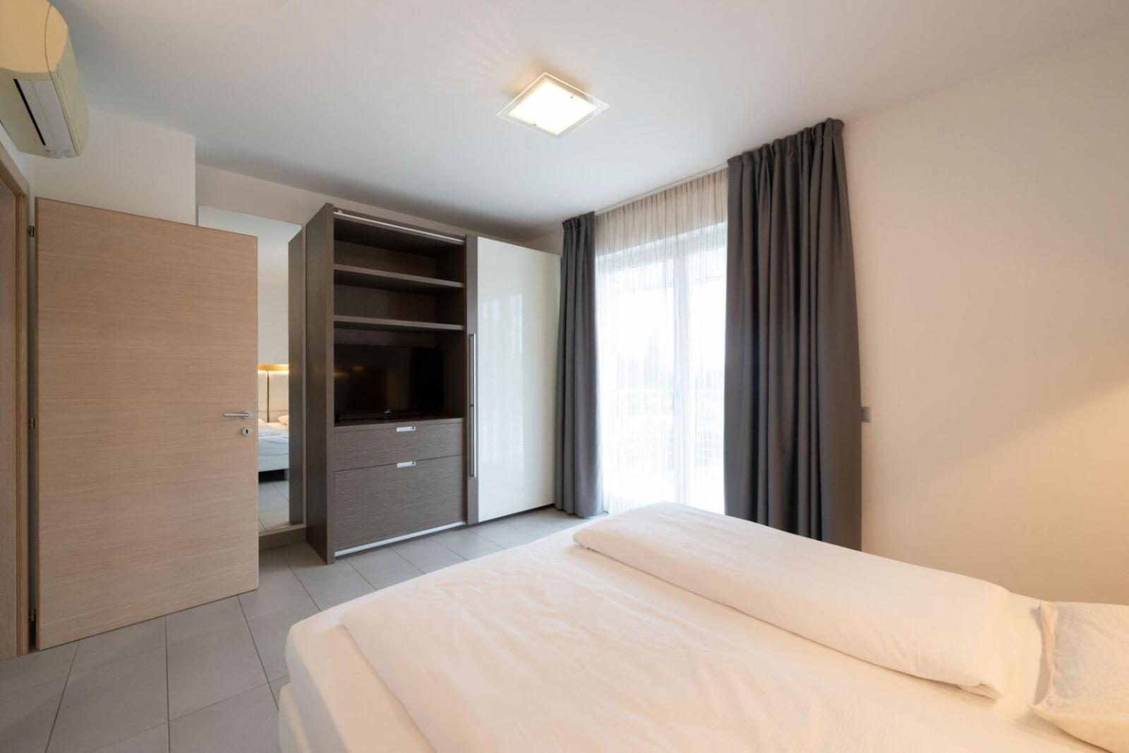 Desiree Aparthotel