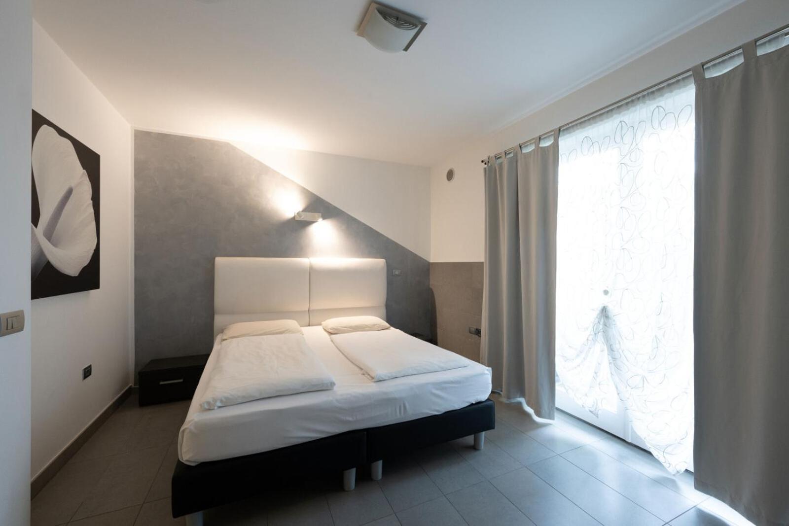Desiree Aparthotel