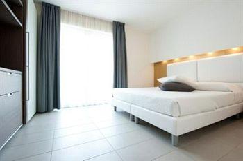 Aparthotel Desiree Riva del Garda